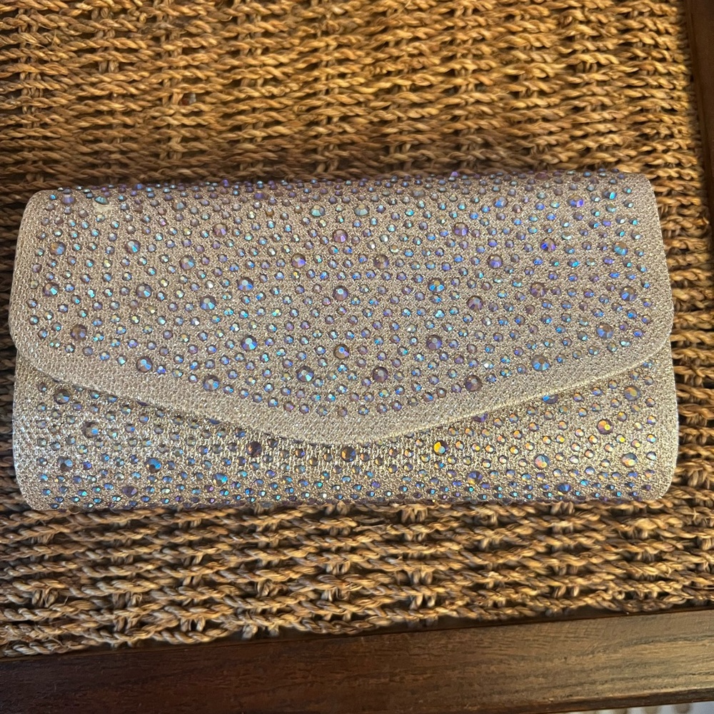 Elegant clutch/crossbody bag
